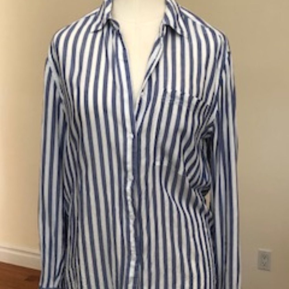 STRIPED BUTTON DOWN SHIRT